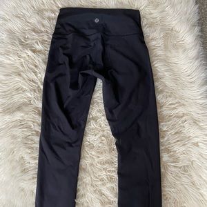 Lululemon wunder train leggings. Size 2. 25”